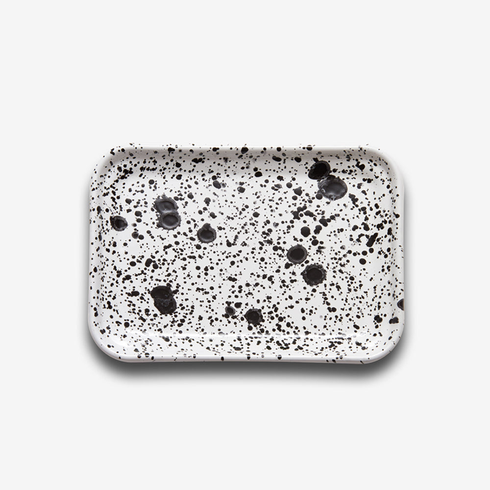 Bornn Monochrome Rectangular Tray